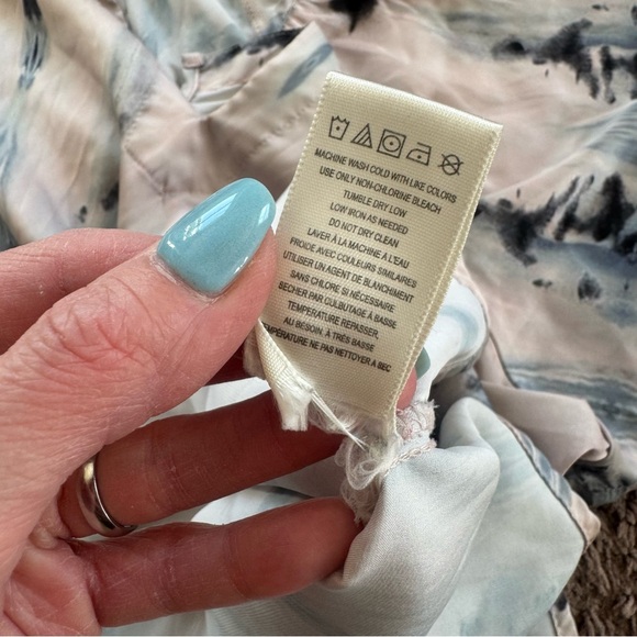 Anthropologie Lilka Watercolor Dreams Satin Sleep Top Size XL - Picture 11 of 11